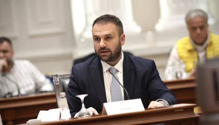 Durmishi: Paga minimale do të rritet sipas ligjit dhe formulës së KES-së