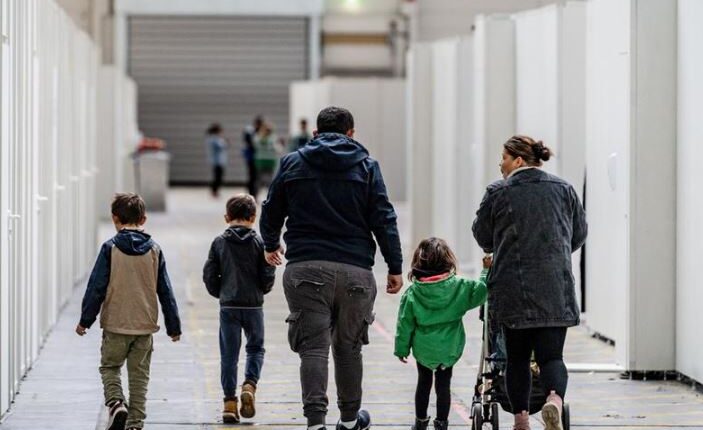 Shqiptarët aplikuesit kryesorë për bashkimet familjare në Gjermani, DW: Përfituan rreth 11.500 persona