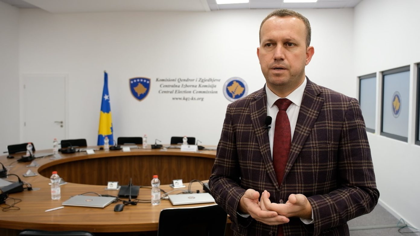 Elezi  Mbi 2 milionë qytetarë me të drejtë vote nesër në zgjedhje  KQZ gati për procesin e 28 dhjetorit