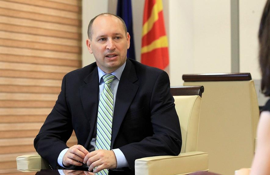 Minoski  Po shpenzojmë para të huaja dhe kredi  kemi rritje pa zhvillim