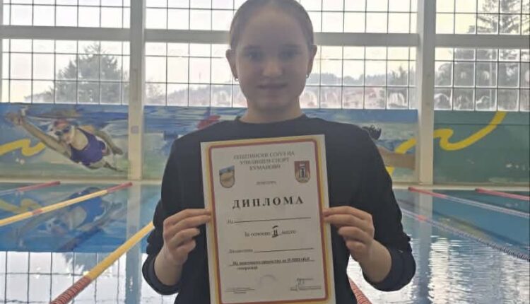 Learta Memeti nga Kumanova zë vendin e dytë në garat komunale dhe republikane të notit në RMV