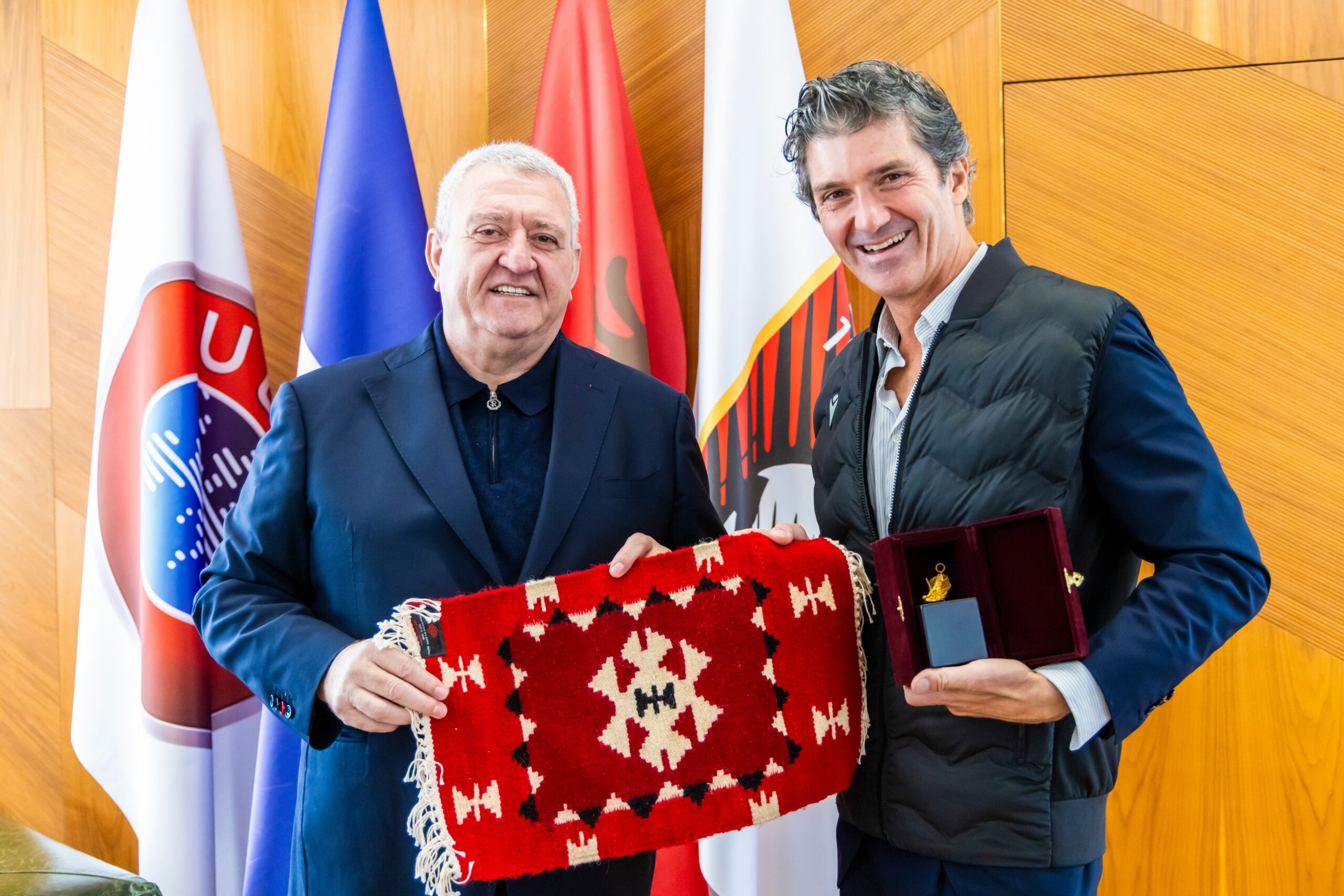 Presidenti Duka pret në takim CEO-n e kompanisë Macron, Gianluca Pavanello Presidenti Duka pret në takim CEO-n e kompanisë Macron, Gianluca Pavanello