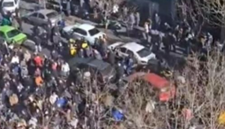 Protesta në Teheran për krizën ekonomike