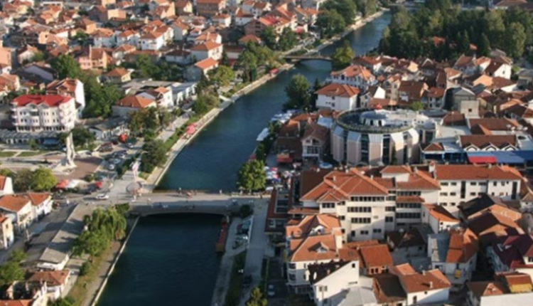 Struga në bllokadë politike: Kush e ka fajin?