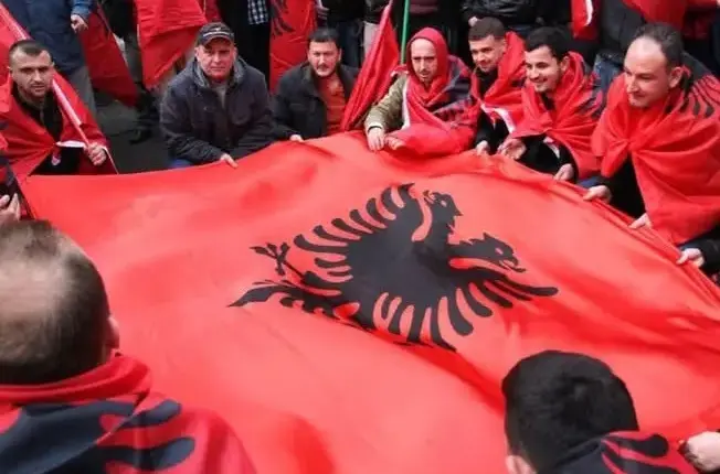 13 dhjetori: Një thirrje për përgjegjësi dhe unitet kombëtar