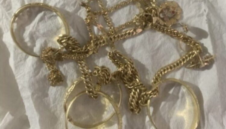 Një grua grabit shtëpi në Gradec , merr stoli ari në vlerë 9.000 euro