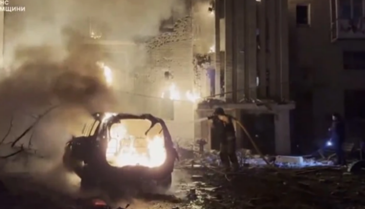 Forcat ruse godasin një ndërtesë apartamentesh, të paktën 7 të plagosur në Ukrainë