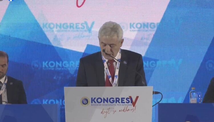 Ali Ahmeti nga Kongresi: Vendi ynë ndodhet para përballjeve serioze: emigrimi i të rinjve, pabarazia rajonale, rënia e besimit në institucionet (VIDEO)