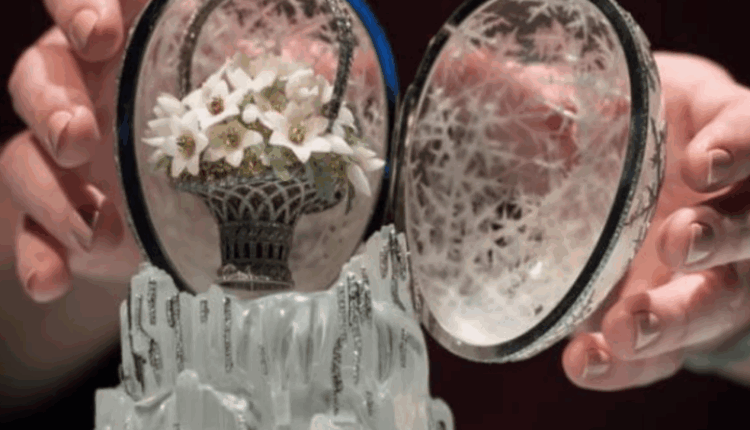 Me kristale e diamante, del në ankand veza e rrallë Fabergé