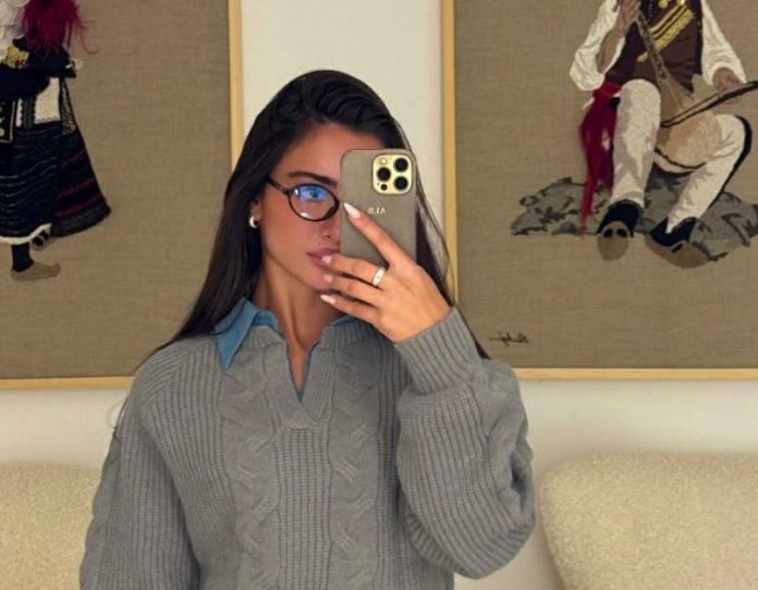 Alba ja qet ‘flakën’ Instagramit, shfaqet super joshëse në paraqitjen e fundit Alba ja qet ‘flakën’ Instagramit, shfaqet super joshëse në paraqitjen e fundit