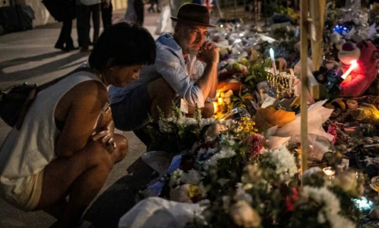 Australia nderon viktimat e sulmit në Bondi  Albanese urdhëron rishikimin e sigurisë