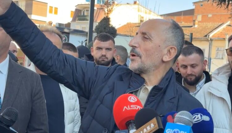 Bejta i drejtohet një qytetarit: “I bukuri jem, ec ktu,  ti e zbukuron Gostivarin” (VIDEO)