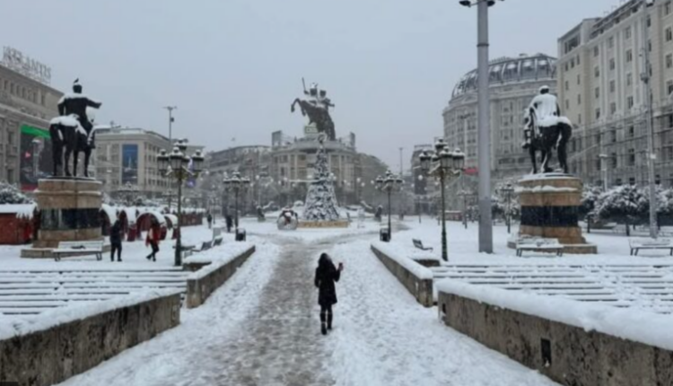 Filloi dimri, do të zgjasë gati 89 ditë