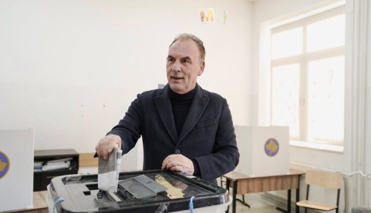 Voton Fatmir Limaj: Sot vendosni se në dorën e kujt do ta lini Parlamentin e Kosovës!