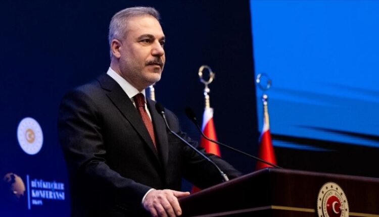 Fidan: Turqia po bën presion për fazën e dytë të marrëveshjes për Gazën, gati të marrë pjesë në forcën e stabilizimit