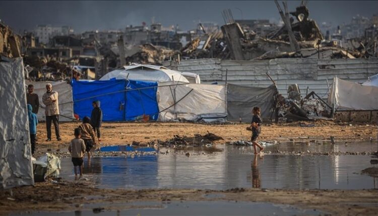 Mijëra tenda në Rripin e Gazës përmbyten si pasojë e reshjeve intensive