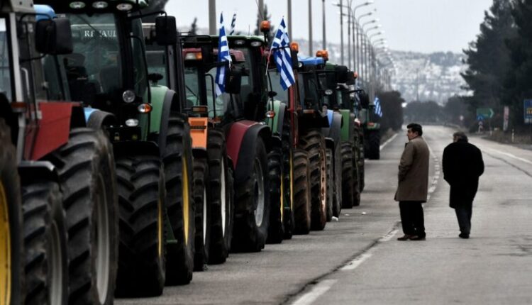 Greva e fermerëve grekë po rrit ngadalë çmimet e ushqimeve