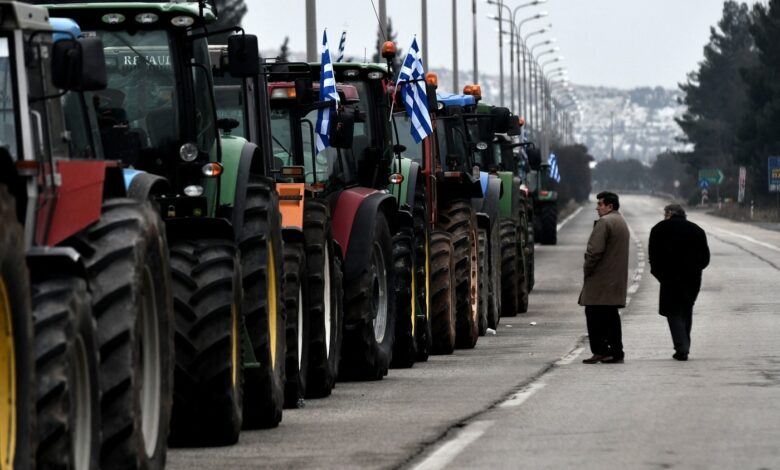 Greva e fermerëve grekë po rrit ngadalë çmimet e ushqimeve