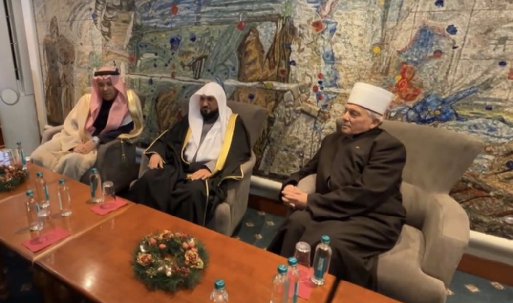 Imami i Qabes  Maher Al Mu aiqly arrin në Maqedoni  pritet nga kreu i BFI së