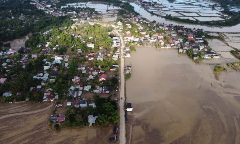 Tragjedi në Indonezi  950 të vdekur dhe 270 të zhdukur  pas përmbytjeve shkatërruese