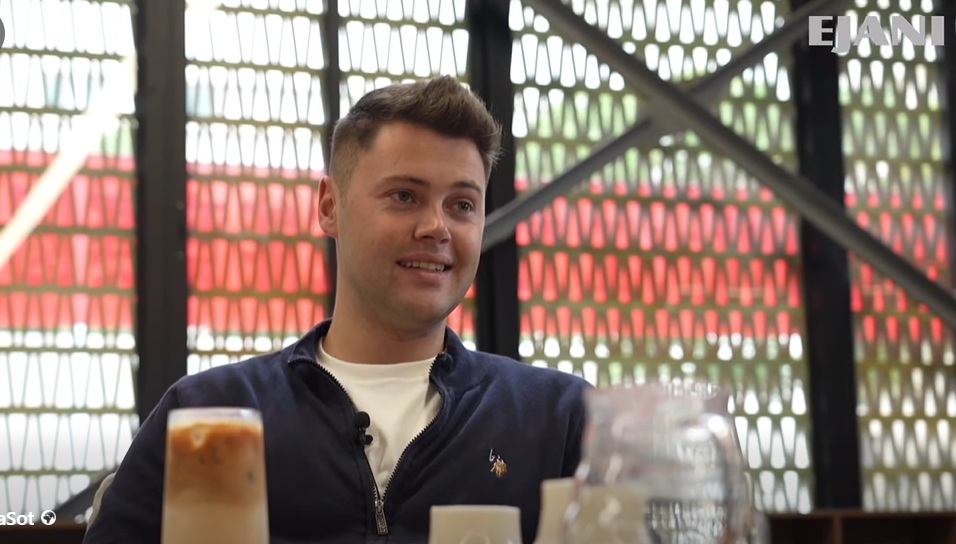 Nga Tetova në Kunming  Shija e Ballkanit takon kafenë kineze  VIDEO 