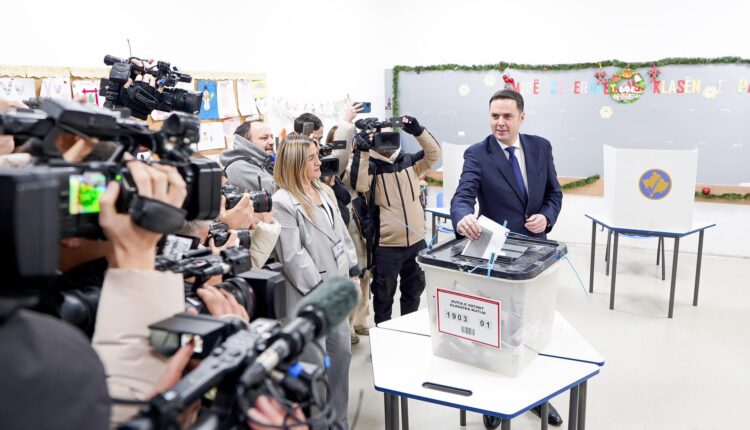 Voton Lumiri: Sot me votë  përcaktoni fatin e Republikës tonë!