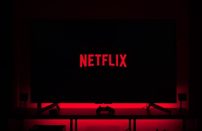 Netflix blen Warner Bros Discovery për 72 miliardë dollarë