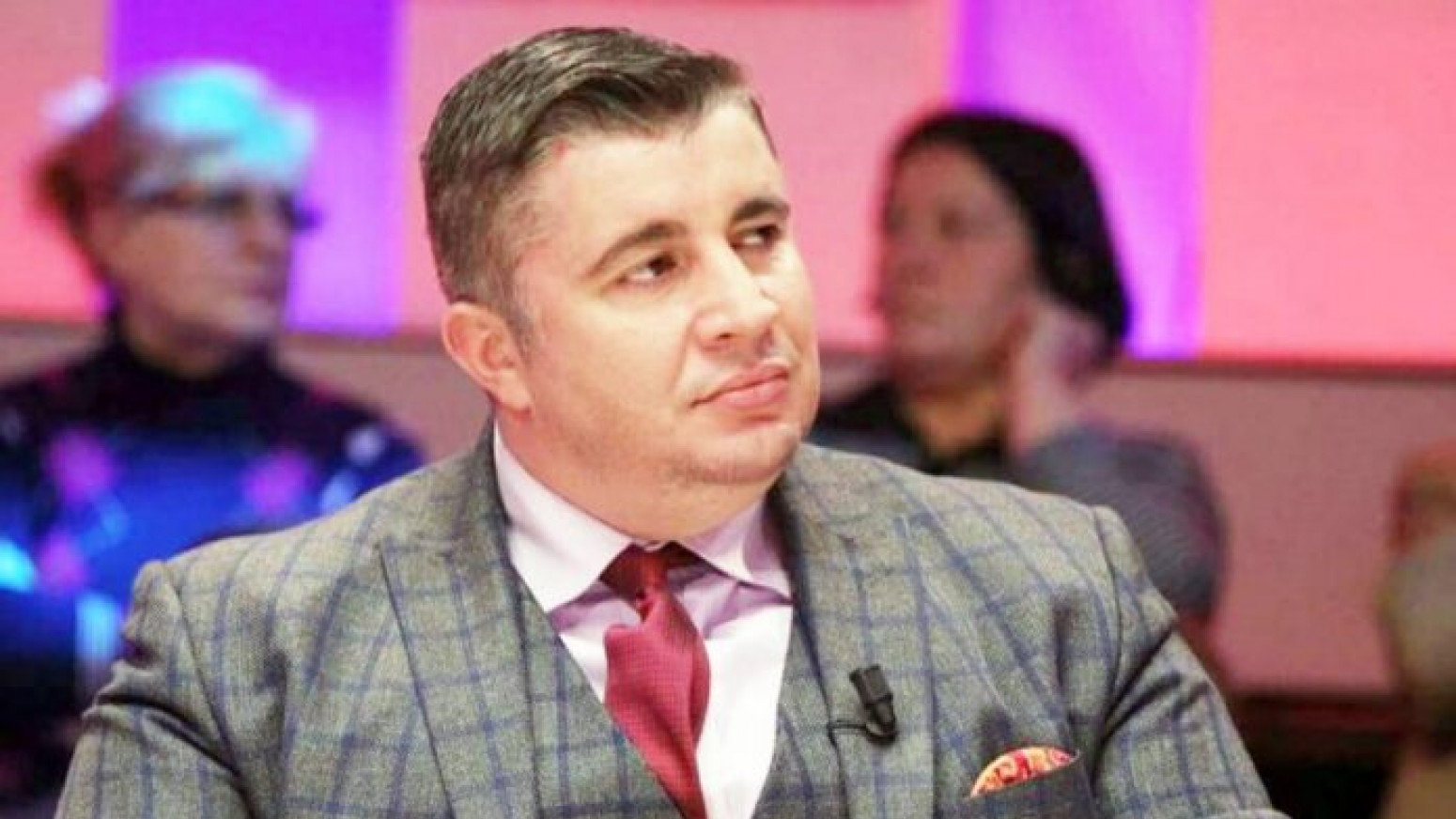 fenomeni-psikosocial-kurti-pse-deshtimet-nuk-e-rrezojne-dot-mitin-politik