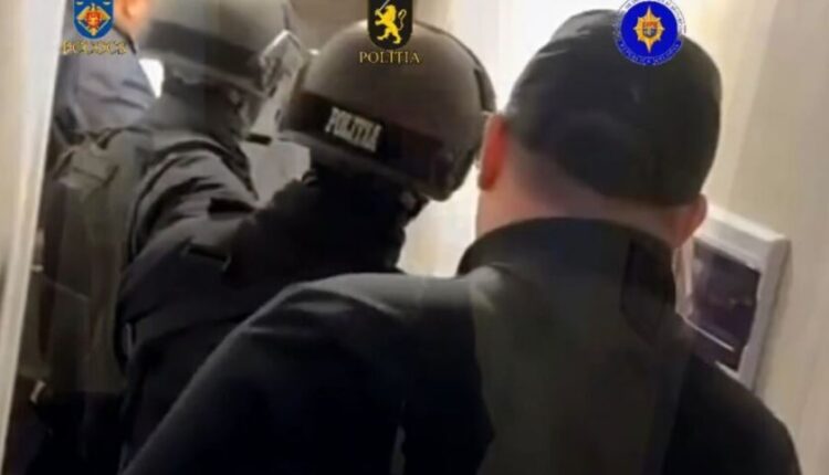 Policia moldave “zbërthen” grupin e trajnuar në Serbi që nxiti trazirat në Moldavi