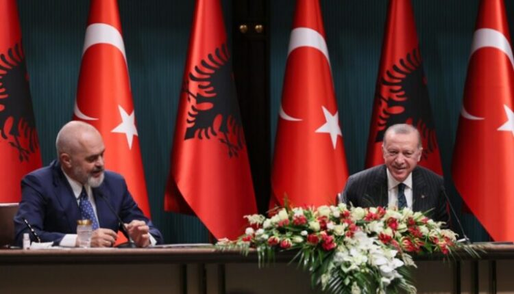‘Dhurata’ e Erdogan për Ramën, faturë 1 miliard euroshe për shqiptarët
