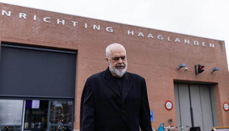 Rama pas takimit me Thaçin në Hagë: “Rroftë UÇK-ja, rroftë Kosova”