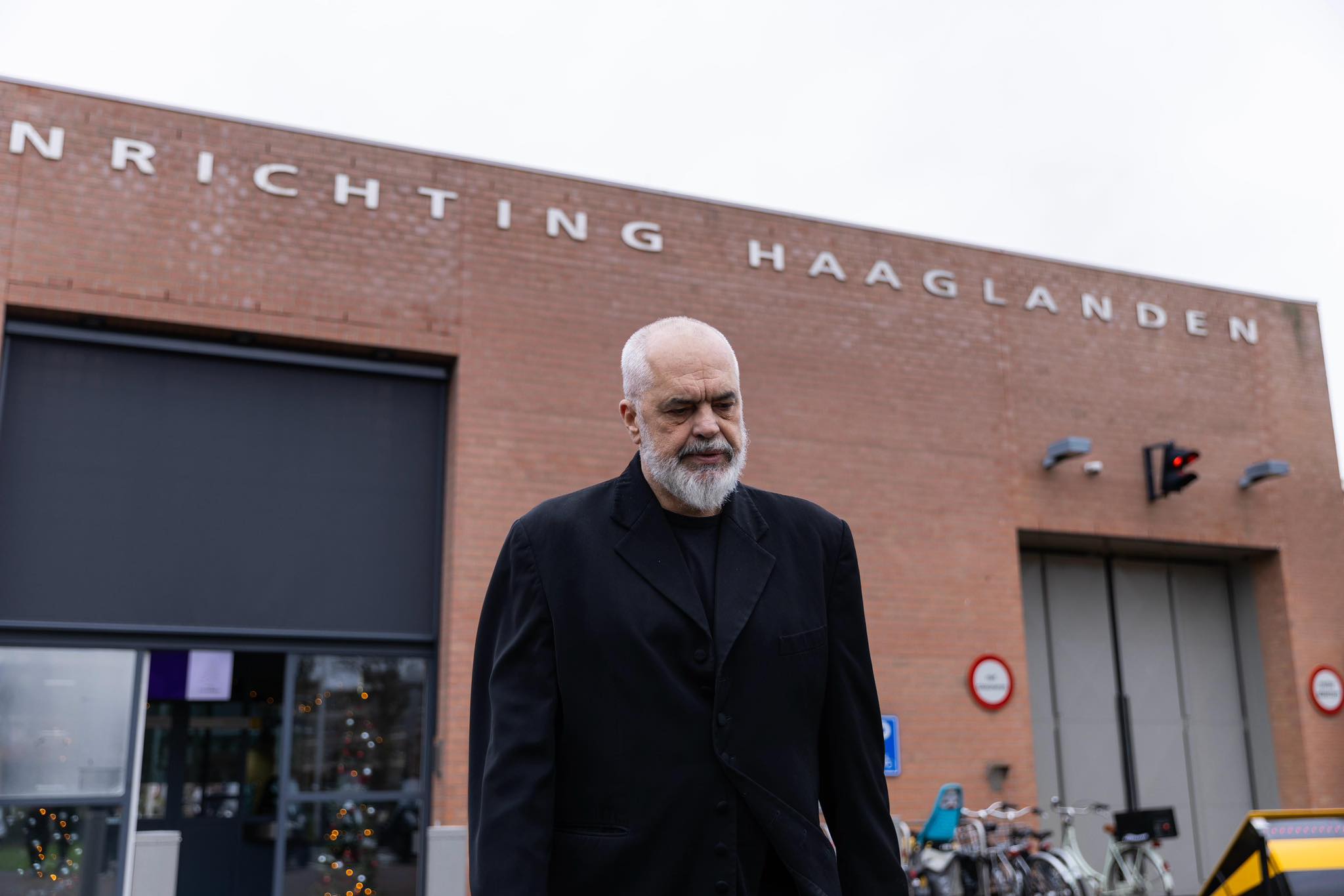 Rama takohet me Thaçin në Hagë: Roftë UÇK-ja, roftë Kosova Rama takohet me Thaçin në Hagë: Roftë UÇK-ja, roftë Kosova