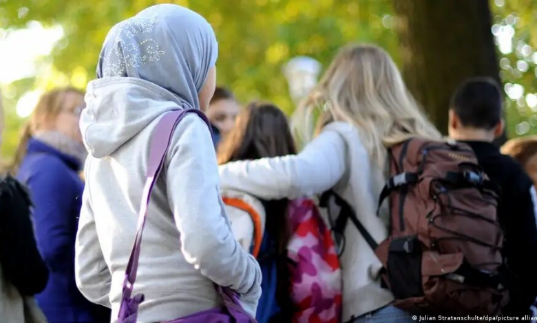 Austri  ndalimi i shamisë për vajzat nën 14 vjeç 