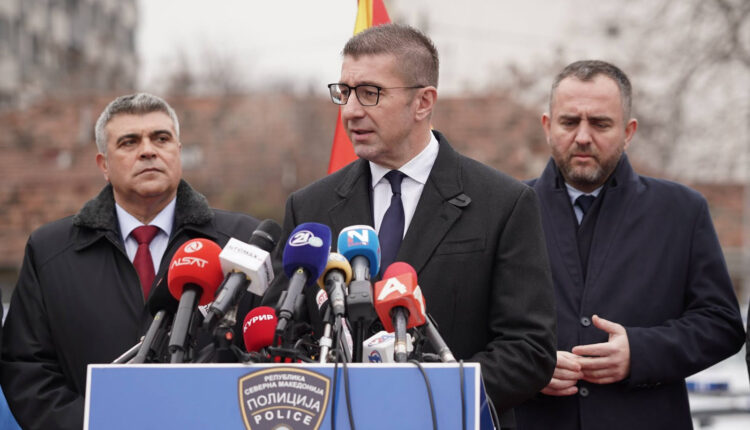 Mickoski: Janë blerë 120 automjete të reja policore për policinë e uniformuar