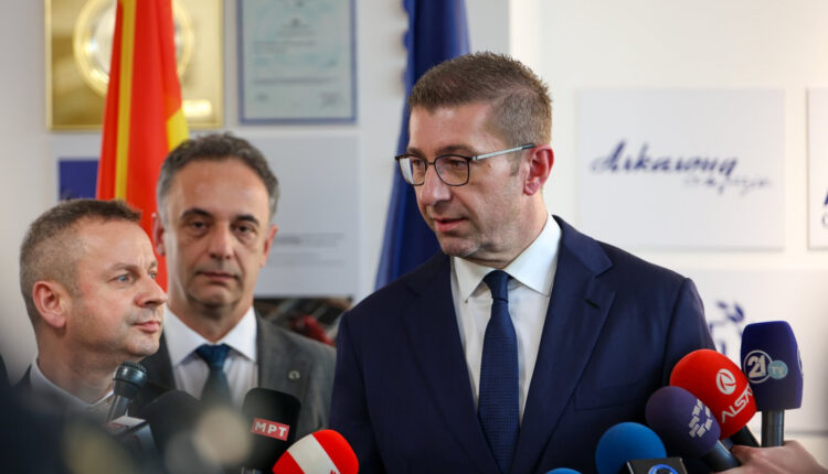Mickoski: Mbështesim rritjen e kompanive vendore, “Alkaloid” është një histori e shkëlqyer suksesi (VIDEO)