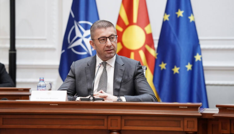 Mickoski: Kthimi juaj është mesazh se Maqedonia nuk është harruar, rrënjët nuk janë këputur dhe dashuria për shtëpinë nuk zhduket