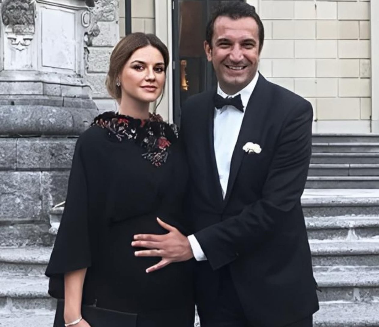 Ajola Xoxa shtatzënë, Erion Veliaj pritet të bëhet baba i binjakëve Ajola Xoxa shtatzënë, Erion Veliaj pritet të bëhet baba i binjakëve