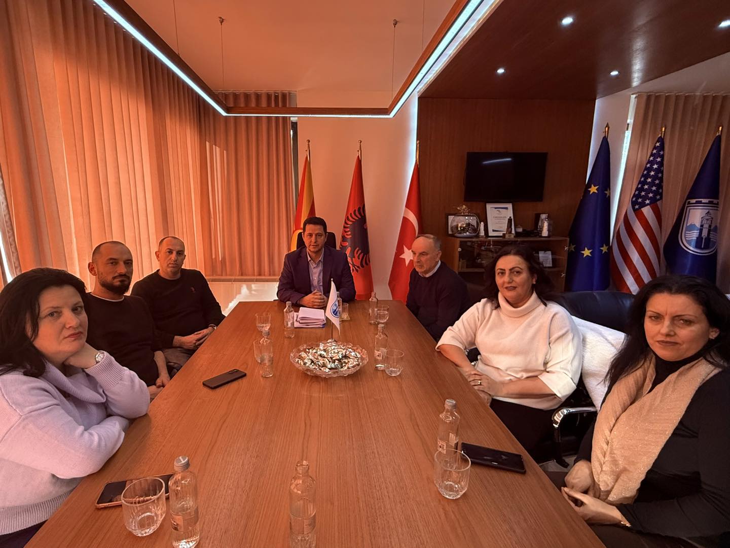 Kryetari Limani arrin marrëveshje me Sindikatën e Pavarur për Arsim  Shkencë dhe Kulturë   Gostivar për pagesën e K 15 për të gjithë mësimdhënësit