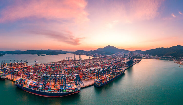 Tregtia ndërkombëtare e mallrave dhe shërbimeve e Kinës arriti në 5.28 trilion juanë në dhjetor