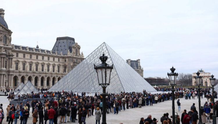 Muzeu i Louvreit synon të dalë prej krizës me shtrenjtim biletash