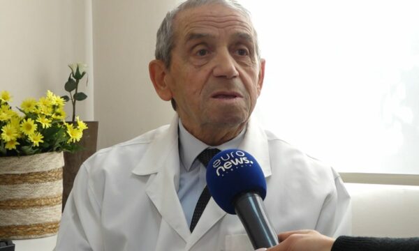  22 ditë me nëndetëse në 50 metra thellësi   rrëfimi i mjekut shqiptar që  sfidonte  detin në kohën e Enverit