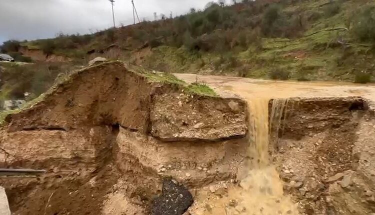Shembje e dherave në Aznak, bllokohet rruga Gjirokastër-Valare