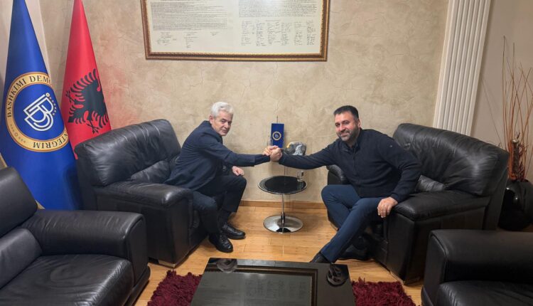 ZYRTARE/ Arjanit Hoxha shkrin partinë te BDI: Ali Ahmeti dhe PDE bashkohen në një subjekt të vetëm