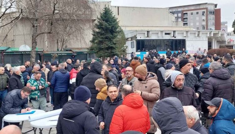 Protesta nga e hëna para Drejtorisë Tatimore (DAP) Kumanovë, për shkak të taksës retroaktive