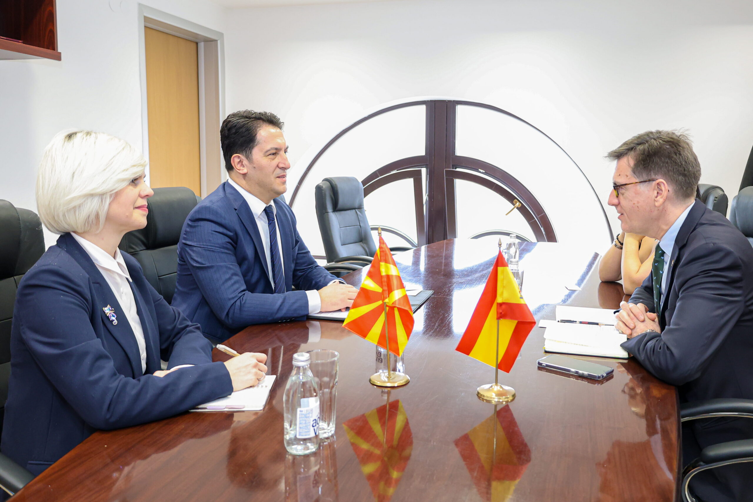 Takim i Zëvendëskryeministrit të Parë dhe Ministrit për Çështje Evropiane  Bekim Sali  me ambasadorin e Mbretërisë së Spanjës