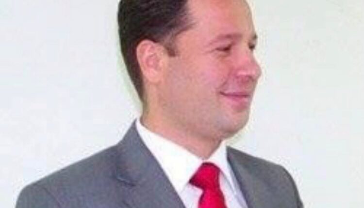 Diagnoza e Politikës – kur Pacienti mendon se është Mjek…