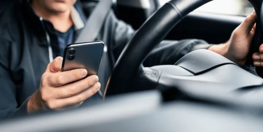Policia në Ferizaj ndëshkon rreth 300 shoferë për përdorim të telefonit gjatë vozitjes