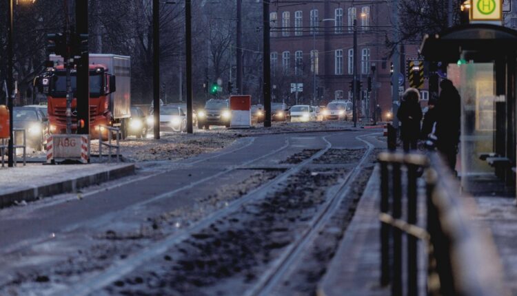 Gjermania lëshon paralajmërim për “akull të zi” në rrugë