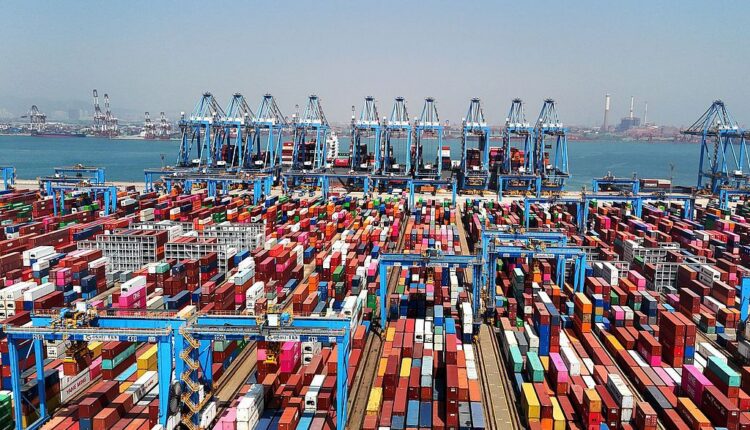 Kina shënon hop të rëndësishëm tregëtar gjatë vitit 2025