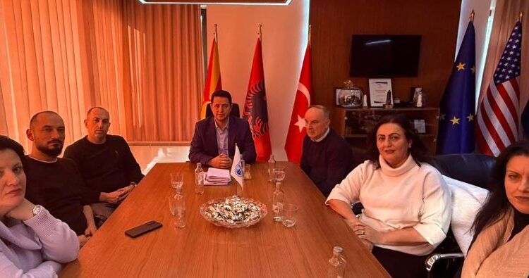 Limani dhe Sindikata e Arsimit dakordohen për K-15 për të gjithë mësimdhënësit